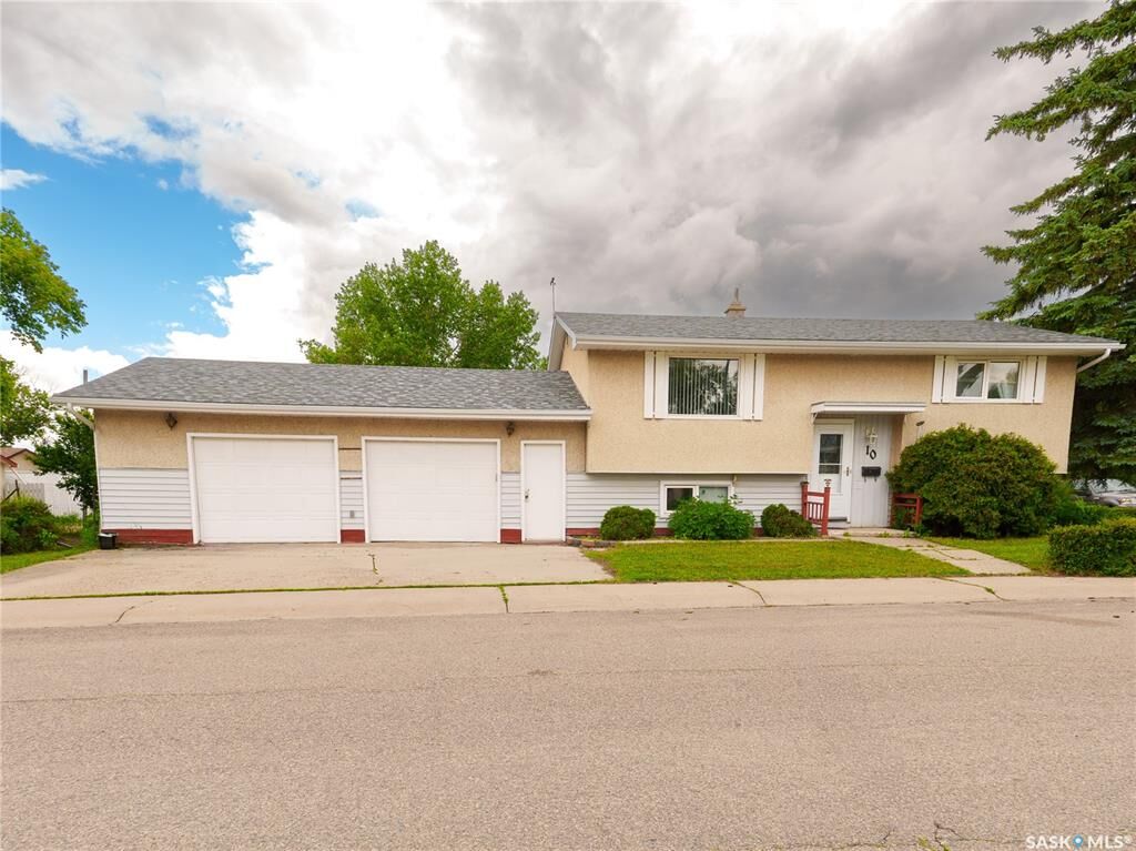 Property Photo:  10 Roberts Place  SK S4T 6K6 