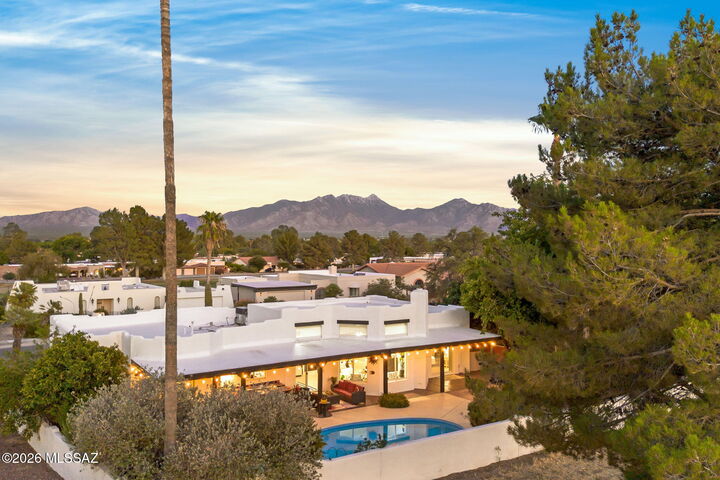 Property Photo:  164 E Paseo De Golf  AZ 85614 
