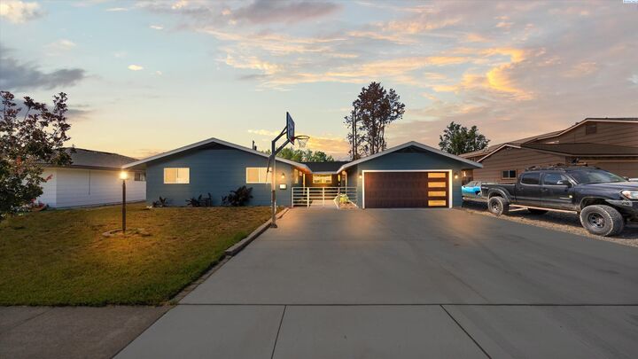 Property Photo: 435 W 20th Ave WA 99337