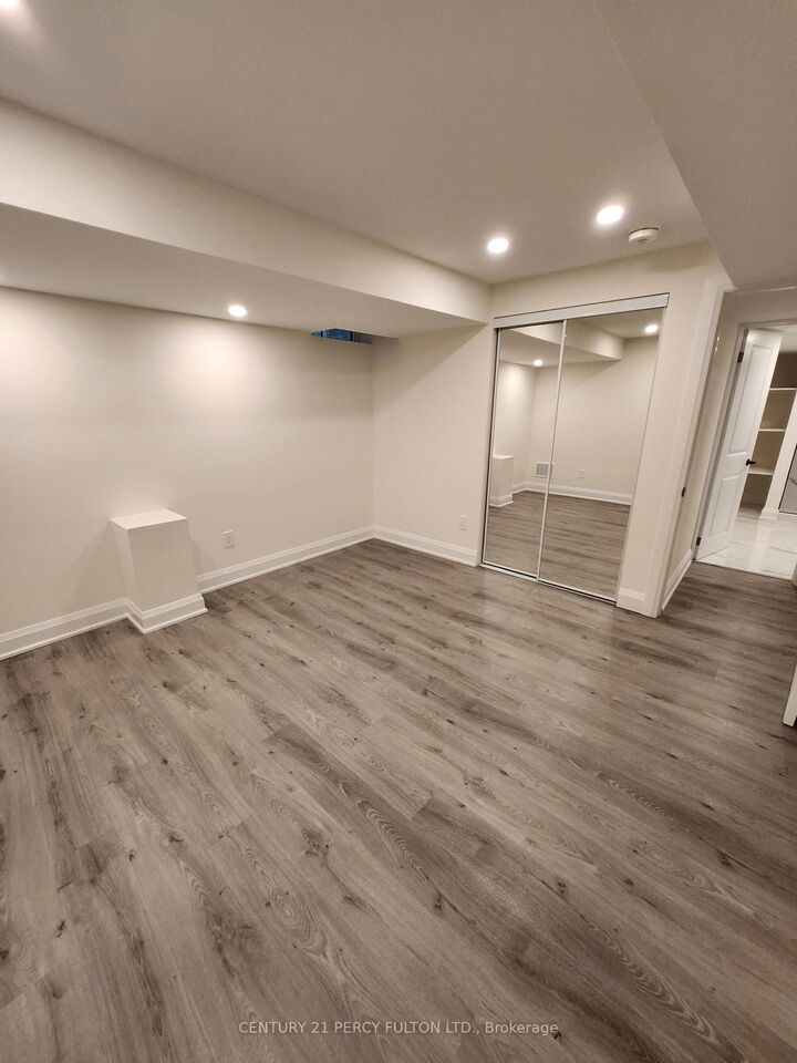 Property Photo: 212 River Ridge Boulevard Bsmt ON L4G 7T7