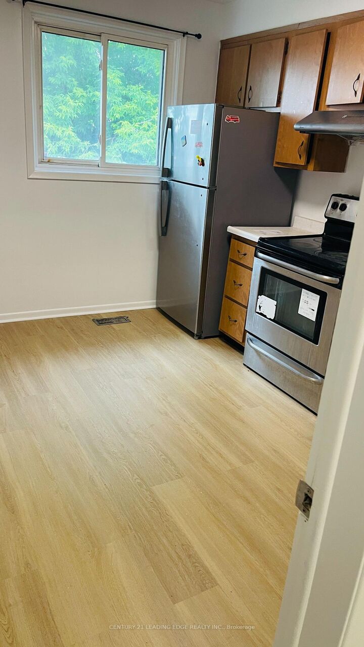 Property Photo:  56 Jeavons Avenue Second Flr  ON M1K 1T2 