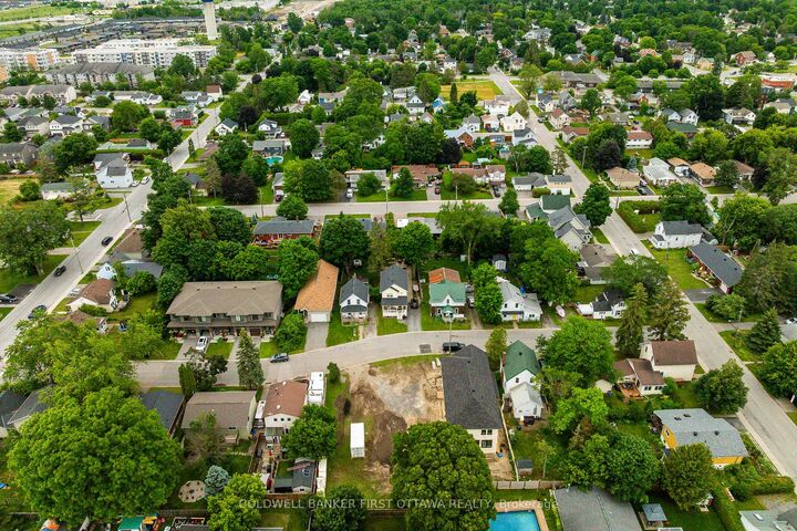 Property Photo: 165 King Street ON K7C 1G5