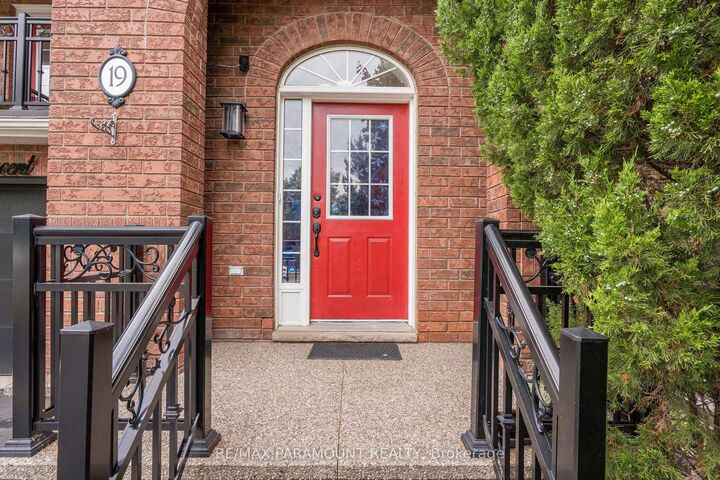 Property Photo: 19 River Rock Crescent ON L7A 2V2