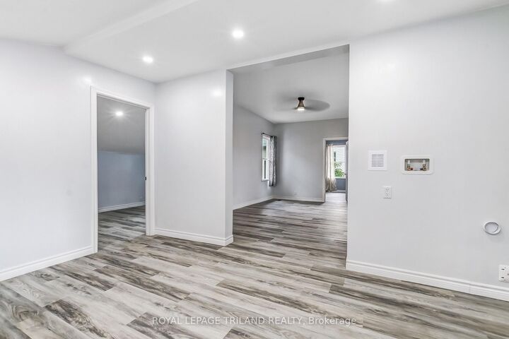 Property Photo:  56 Mondamin Street  ON N5P 2V3 
