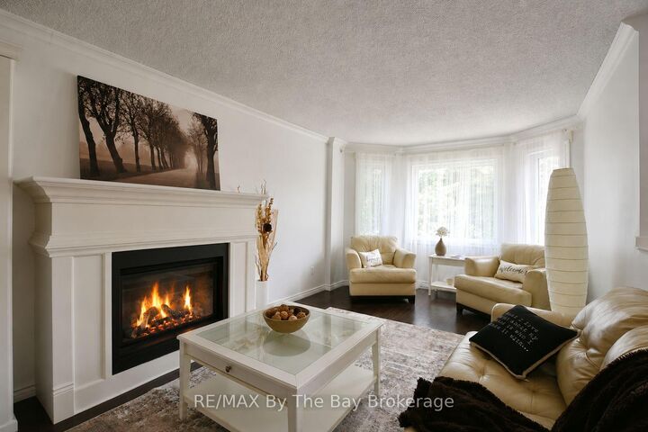Property Photo: 2 Birchmount Circle ON L9Z 1H8