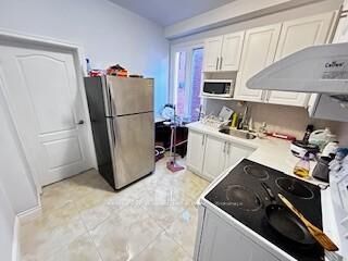 Property Photo:  475 Bathurst Street 203  ON M5T 2S9 