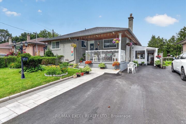 62 Sundance Crescent — photo 1
