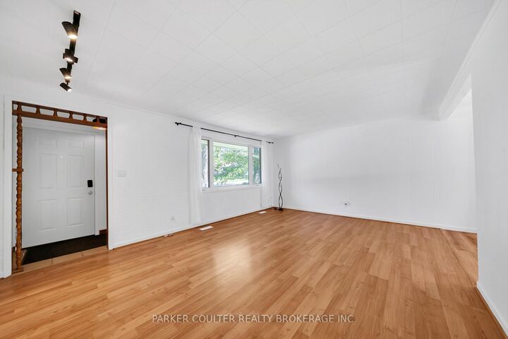 85 Evans Avenue W — photo 1