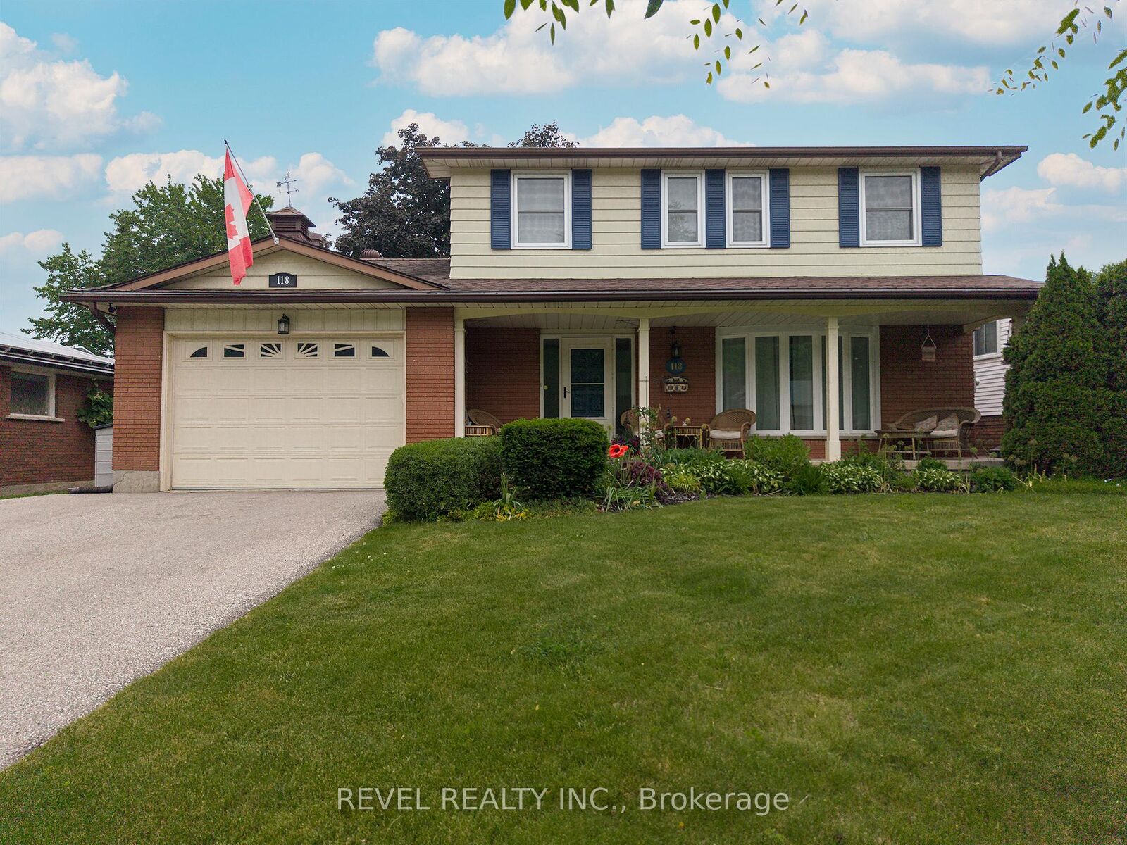 Property Photo:  118 Greenfield Road  ON N3R 7C8 