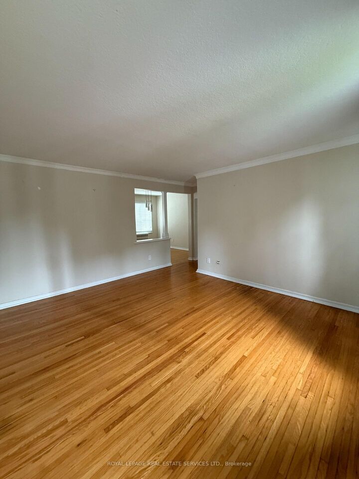 Property Photo:  48 South Kingsway N/A #3  ON M6S 3T3 