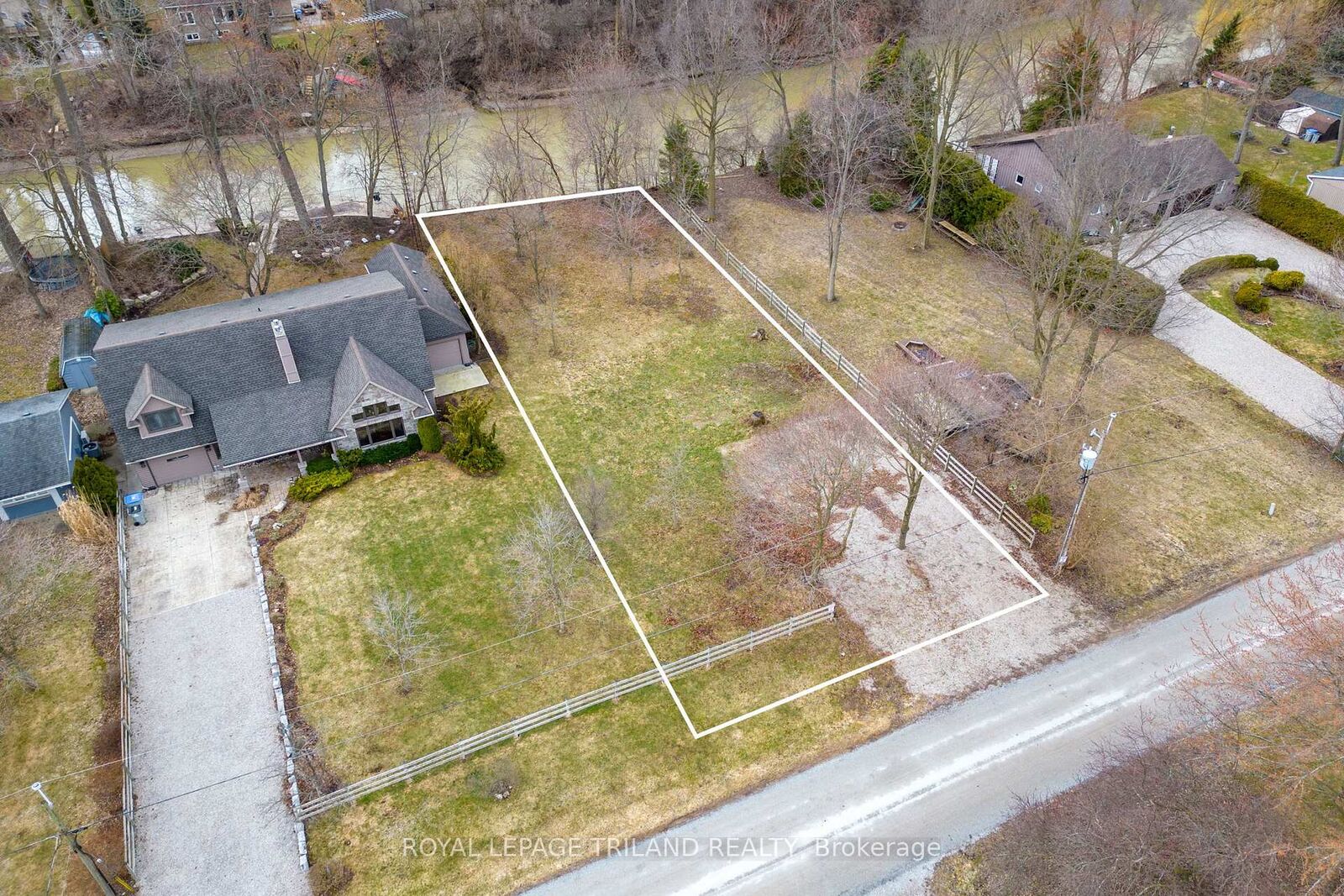 Property Photo:  8419 Defore Drive  ON N0M 1T0 