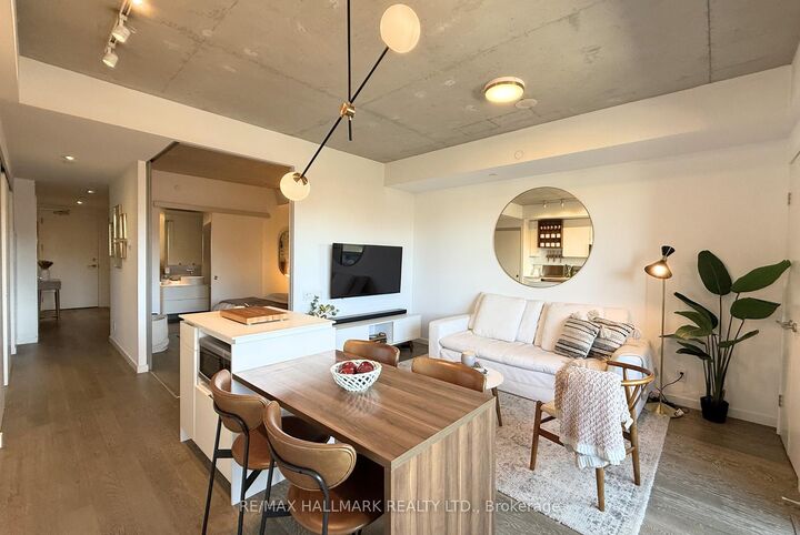 Property Photo: 383 Sorauren Avenue 313 ON M6R 0A4