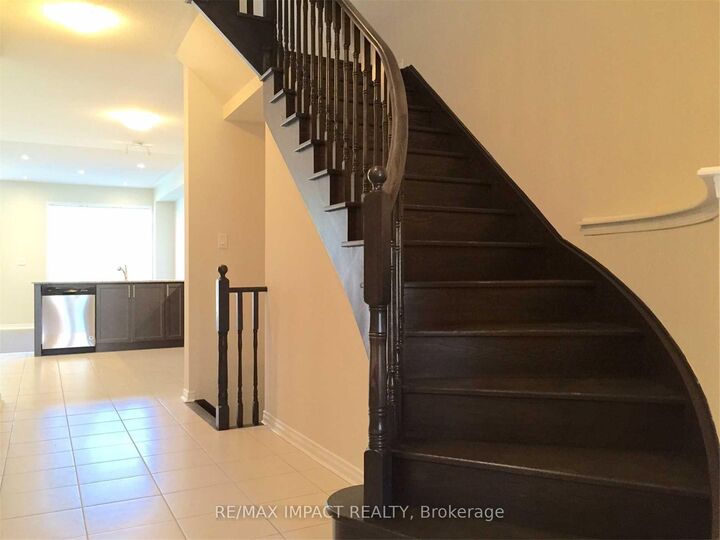 Property Photo:  20 Rimrock Crescent  ON L1N 0E5 