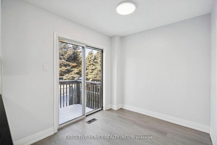 Property Photo: 2665 Thomas Street 60 ON L5M 6G6