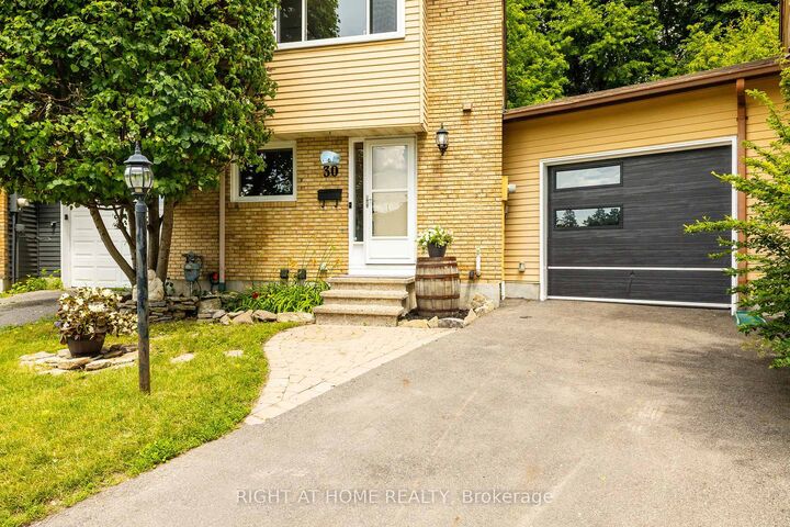 Property Photo:  30 Berkshire Way  ON K2J 2B2 