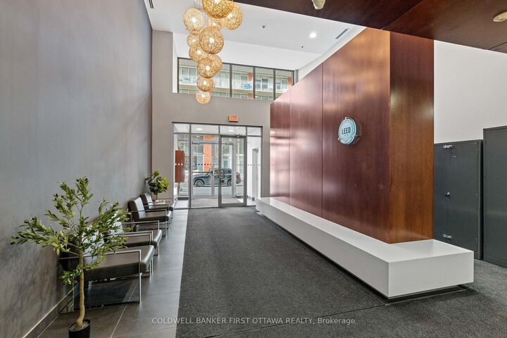 Photo de la propriété:  360 McLeod Street 209  ON K2P 1A9 