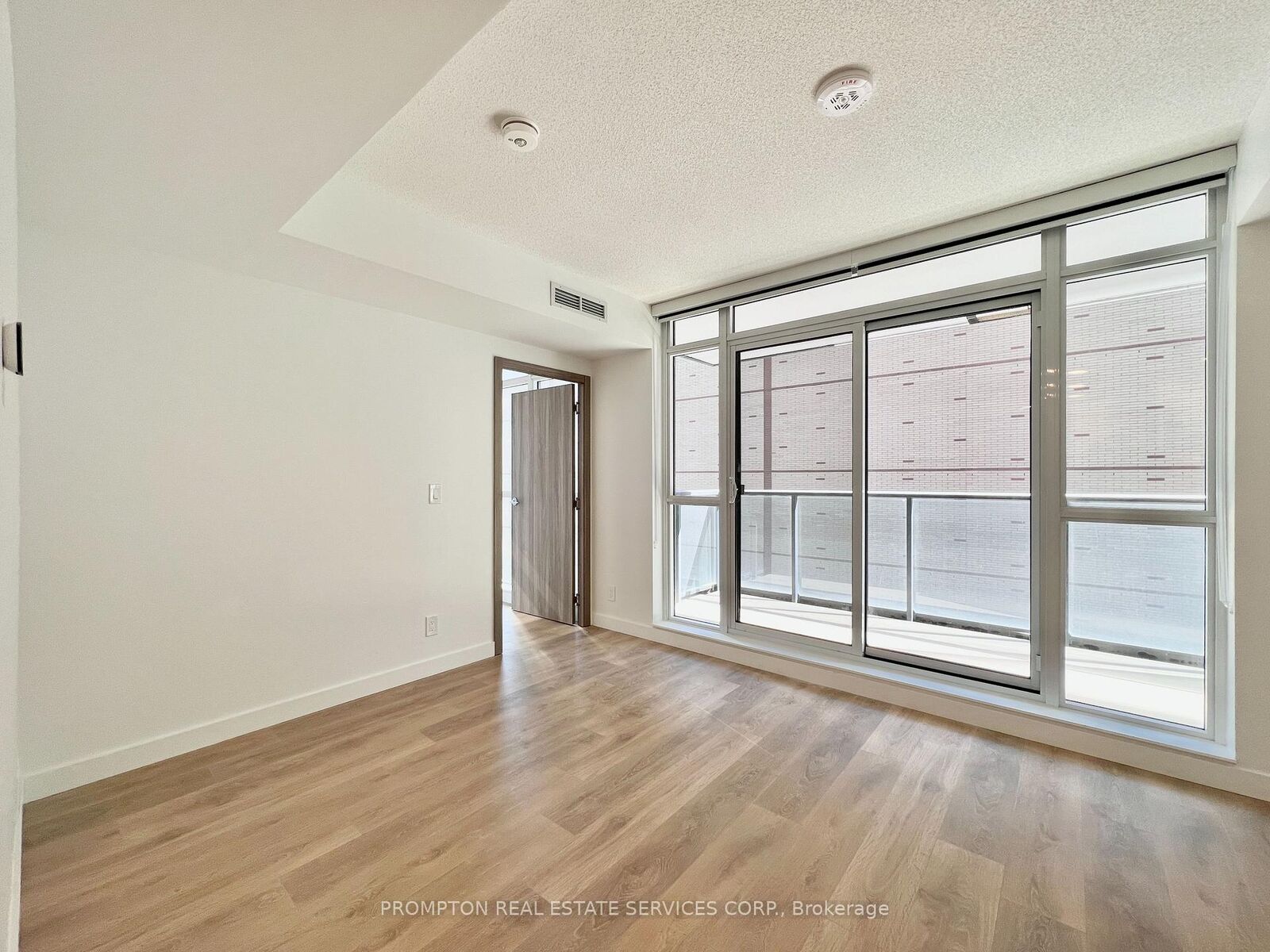 Property Photo:  38 Widmer Street 701  ON M5V 0P7 