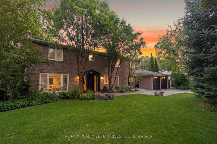 Property Photo: 2084 Obeck Crescent ON L5H 3L7
