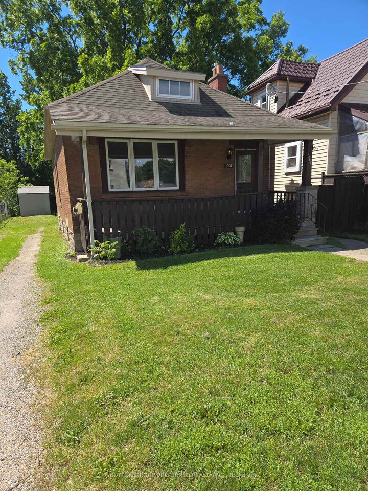 1001 Oxford Street E — photo 1