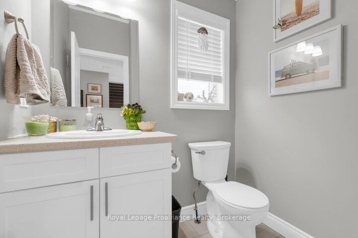 Property Photo: 49 Redwood Drive ON K8N 0K3