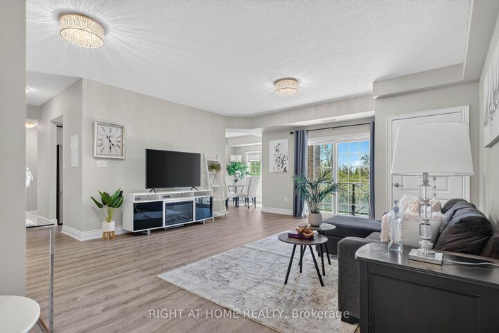 Property Photo:  42 Ferndale Drive S 111  ON L4N 2M5 