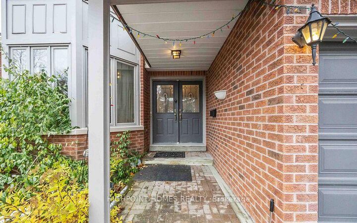 Property Photo: 903 Alanbury Crescent ON L1X 2S3