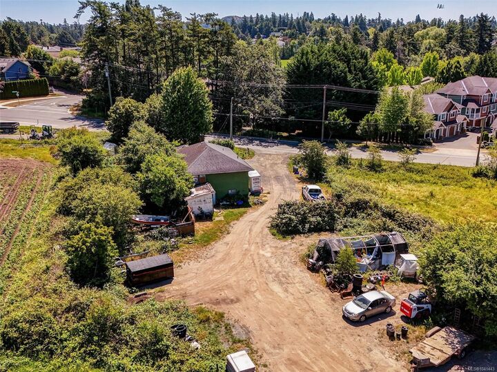 Property Photo: 4298 Wilkinson Rd BC V8Z 5B6