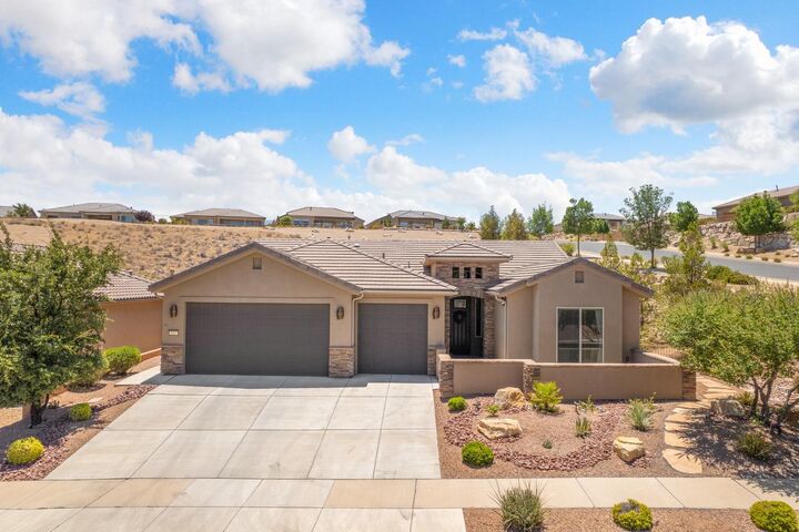 Property Photo: 1587 W Whitestone Dr UT 84790