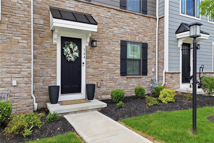 Property Photo:  164 Marketplace Ave  PA 15108 