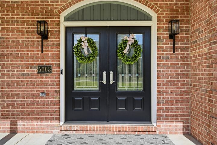 Property Photo: 5003 Old Orchard Ln PA 15044
