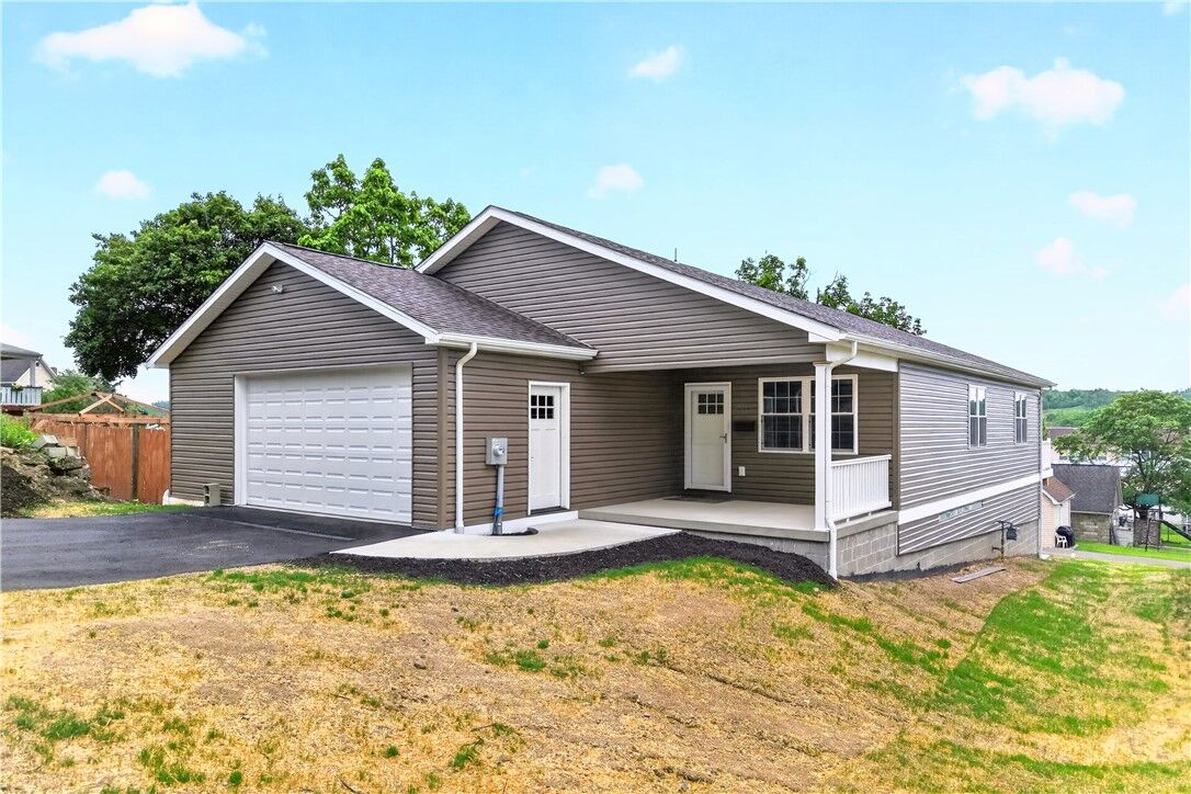 Property Photo:  213 Reed Ave  PA 15342 