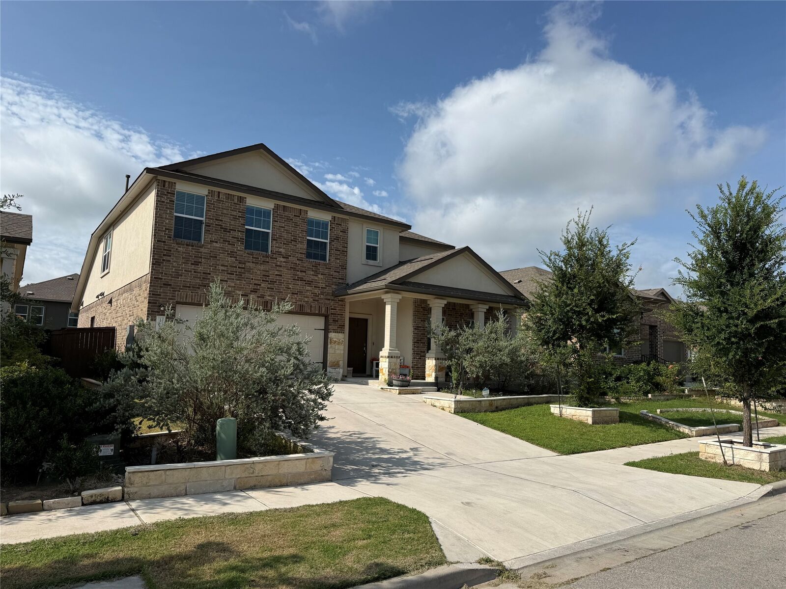 Property Photo: 1008 Bluewood Bend TX 78641