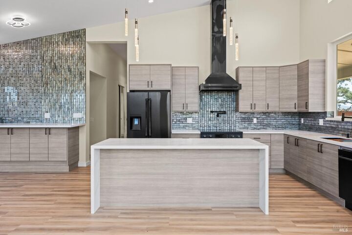 Property Photo: 868 Sanel Drive CA 95482