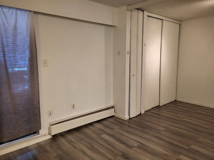 Property Photo: 515 Eleventh Street 112 BC V3M 4G4
