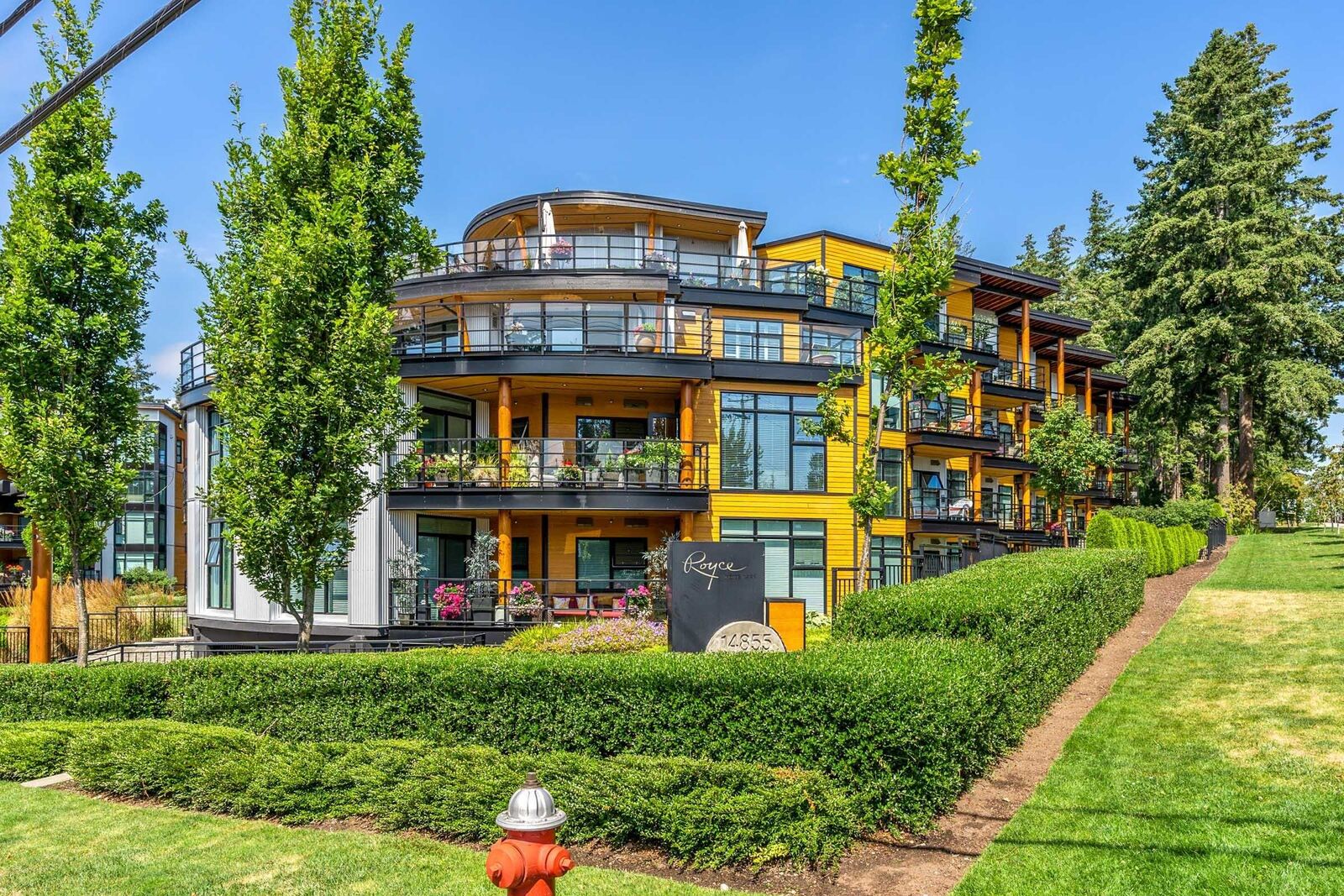 Property Photo: 14855 Thrift Avenue 516 BC V4B 2J6