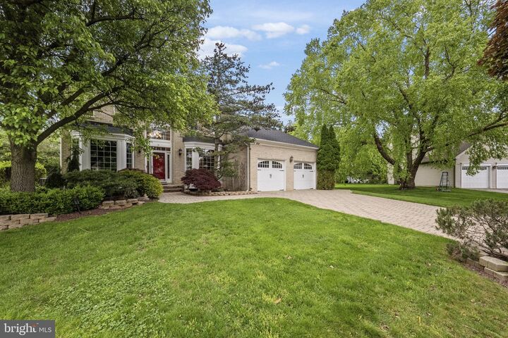 Property Photo:  51 Stonehedge Drive  NJ 08520 