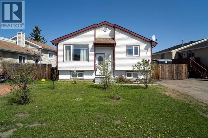 Property Photo: 170 Fullerton Drive AB T9K 1P8