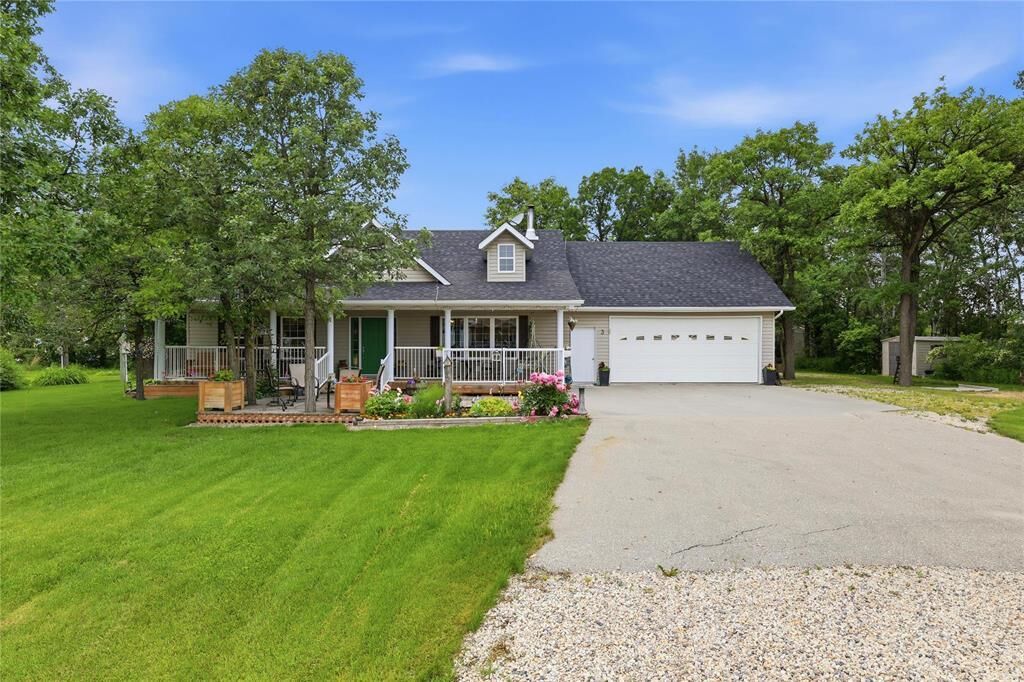 Property Photo:  3 Clement Street  MB R0A 1T0 