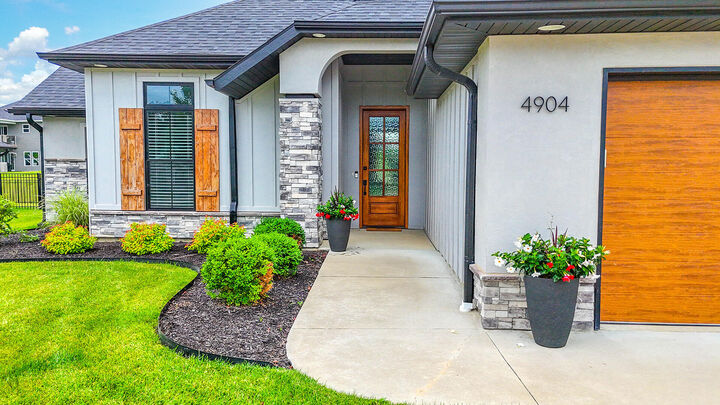 Property Photo: 4904 Ballyneal Ct MO 65201