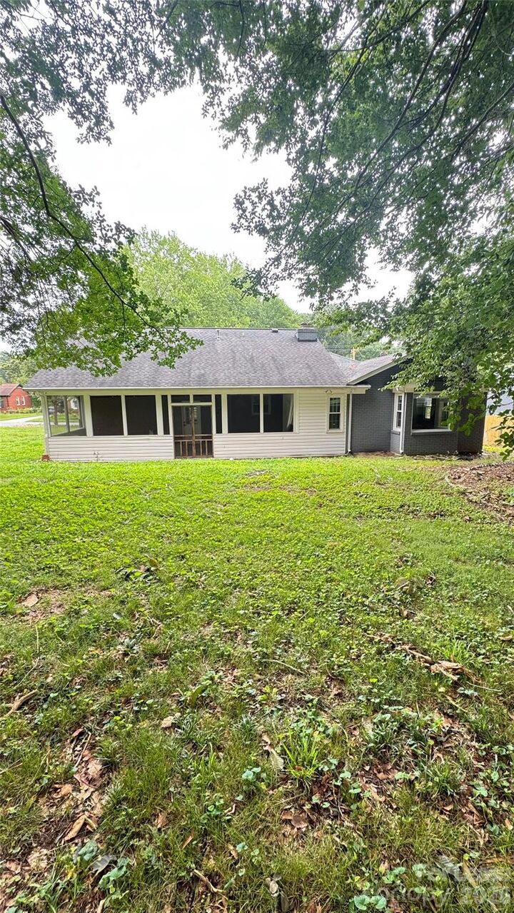 Property Photo:  5419 Galway Drive  NC 28215 