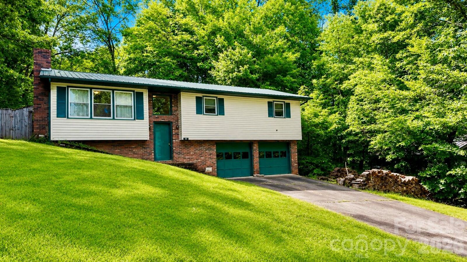 Property Photo:  32 Swanns View Drive  NC 28752 