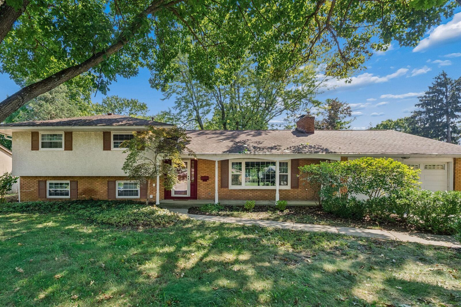 Property Photo:  3140 Wareham Road  OH 43221 