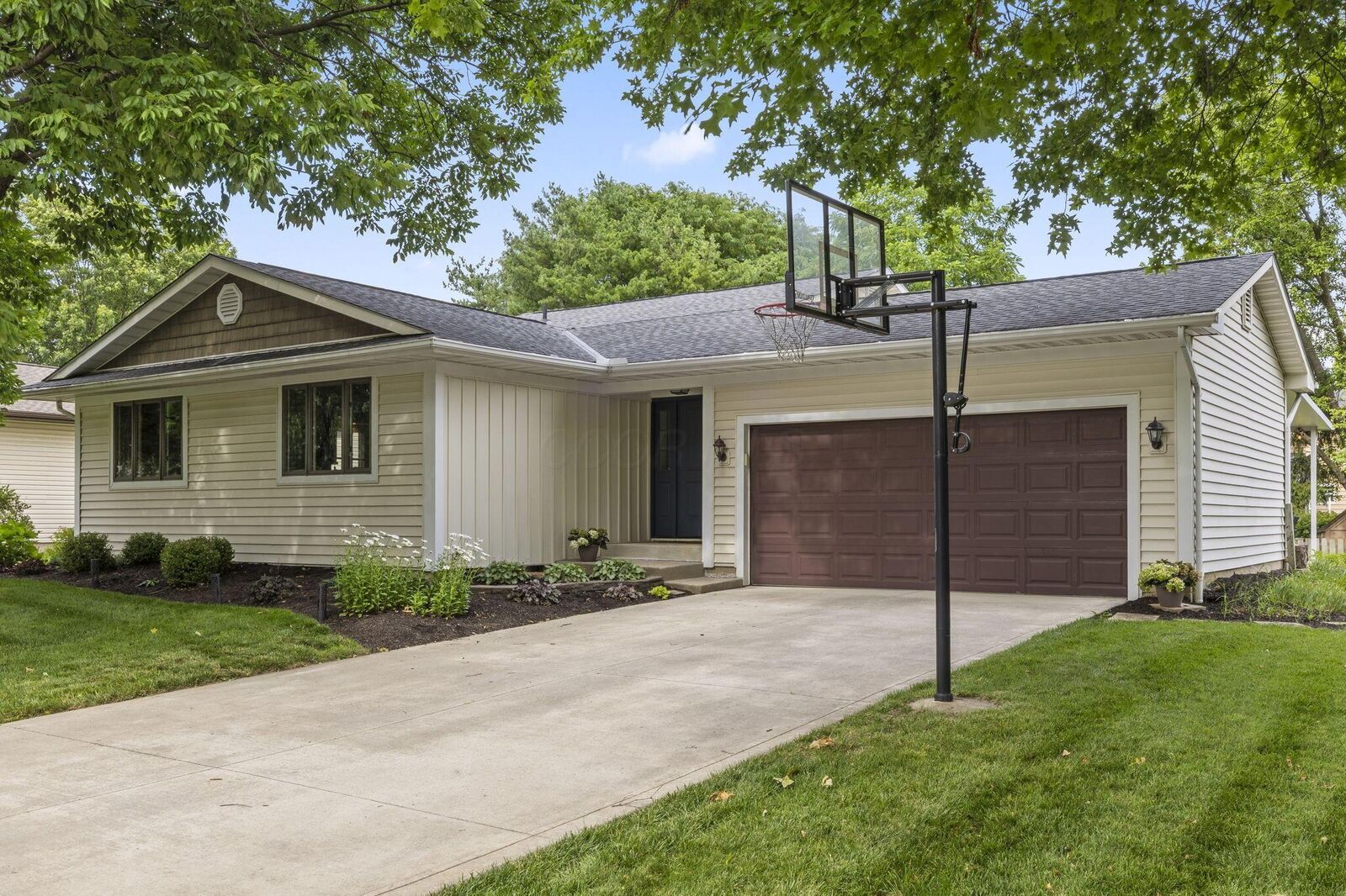 Property Photo:  126 Spring Hollow Lane  OH 43081 