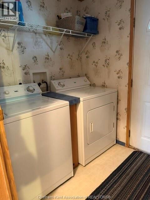 Property Photo:  137 Dunkirk Drive  ON N7L 5J5 