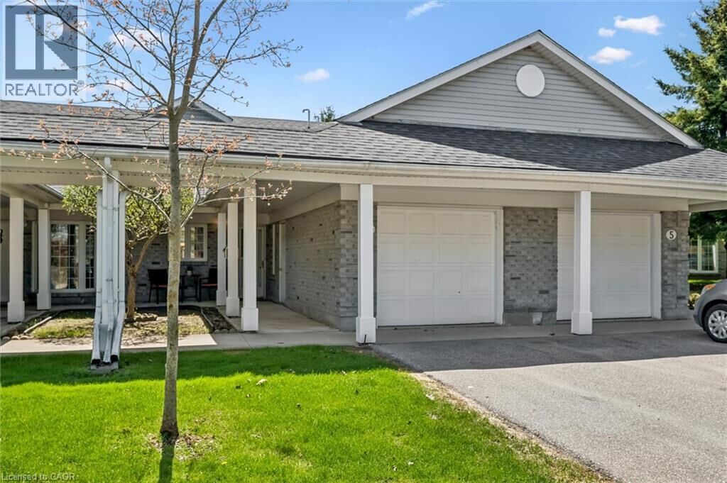 Property Photo: 21 Foell Street 6 ON N3A 2V6