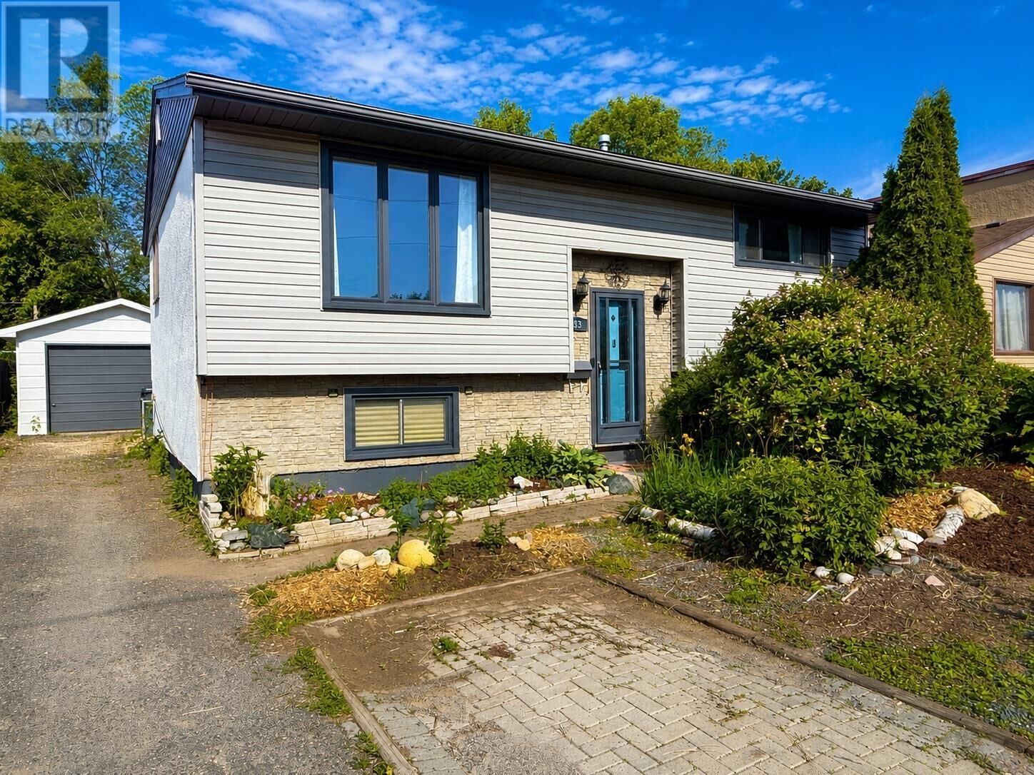 Property Photo:  443 James St N  ON P7C 4T3 