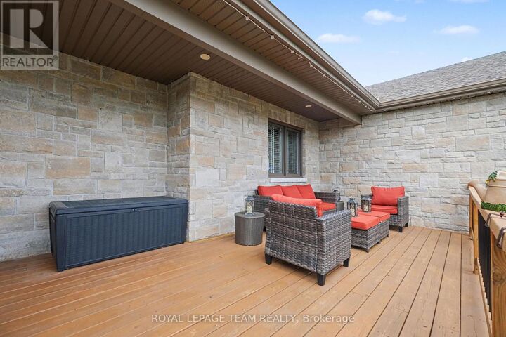 Property Photo: 265 Starlight Place ON K0A 1B0