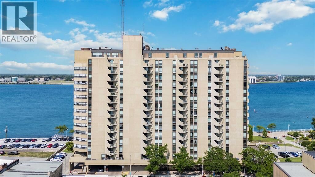 Photo de la propriété:  155 Front Street North 1004  ON N7T 7V6 
