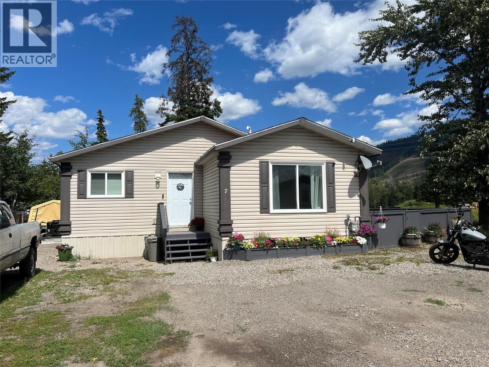 Property Photo: 6210 Lower Elk Valley Road 7 BC V0B 2G3