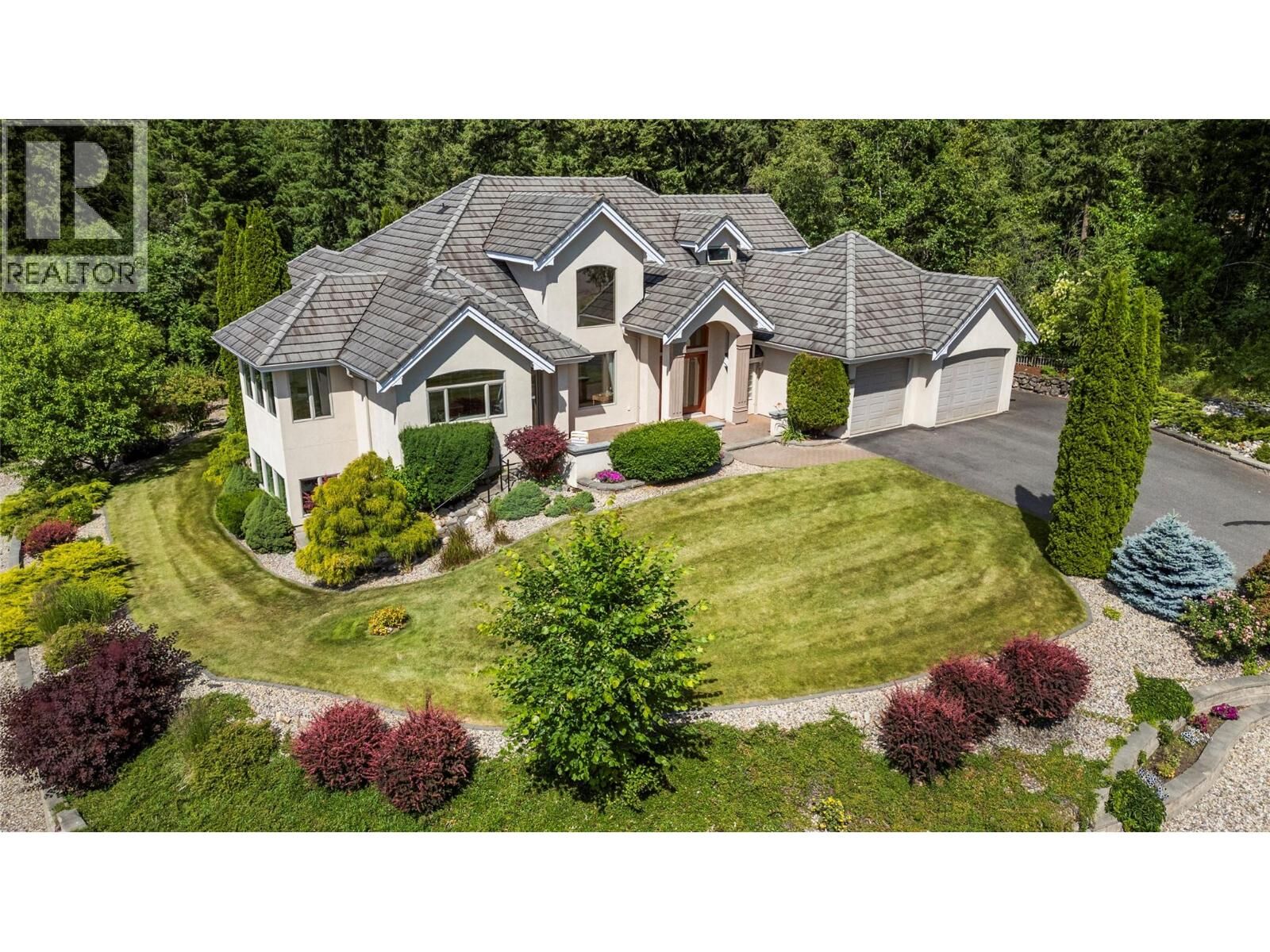 Property Photo: 1821 50 Avenue Northeast BC V1E 2X3